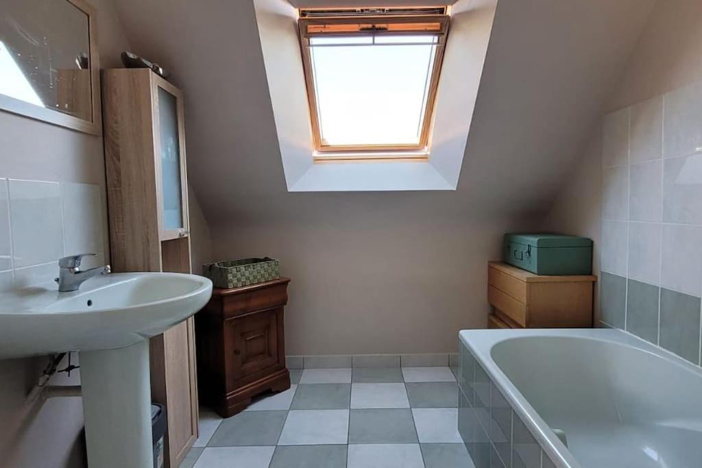 Maison 4 Chambres Pour 8 Personnes Dol-de-Bretagne Ngoại thất bức ảnh